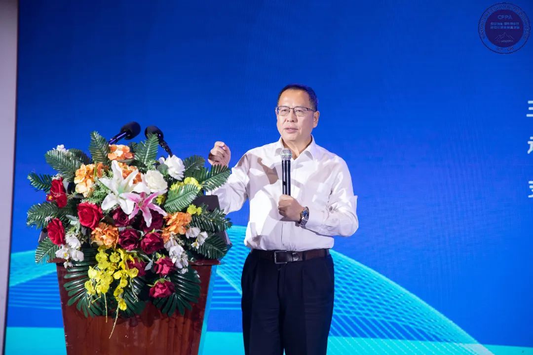 王占杰理事长出席塑料管道专委会2023年年会并发表讲话