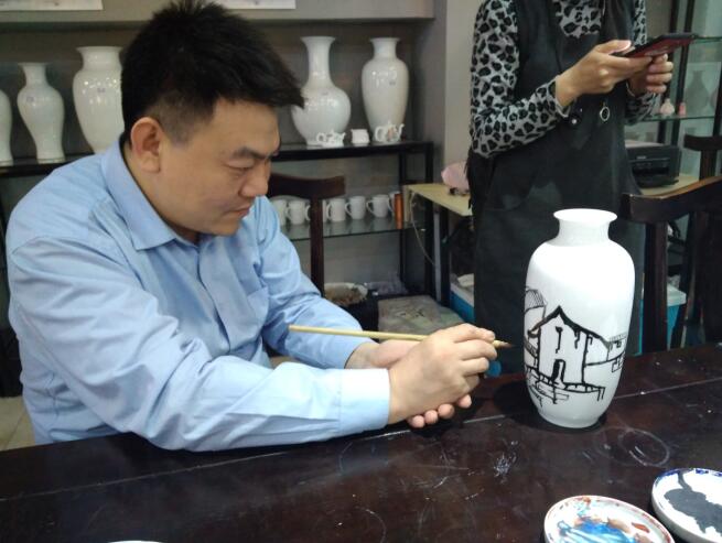 左硕老师创作陶瓷画