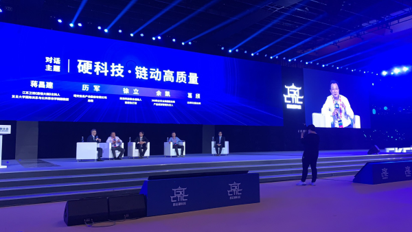 曙光历军：打造“硬科技”，这两手都要硬