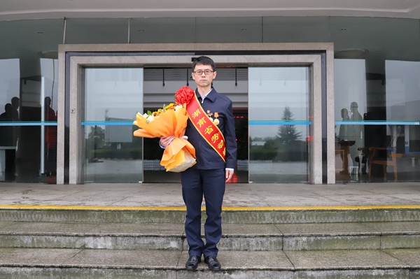 电厂“神经科专家”的飞驰人生——记湖南省劳动模范长安益阳发电有限公司热控班长陈飞飞
