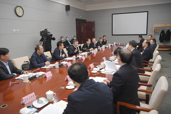重庆市委副书记、市长唐良智会见杨照乾一行