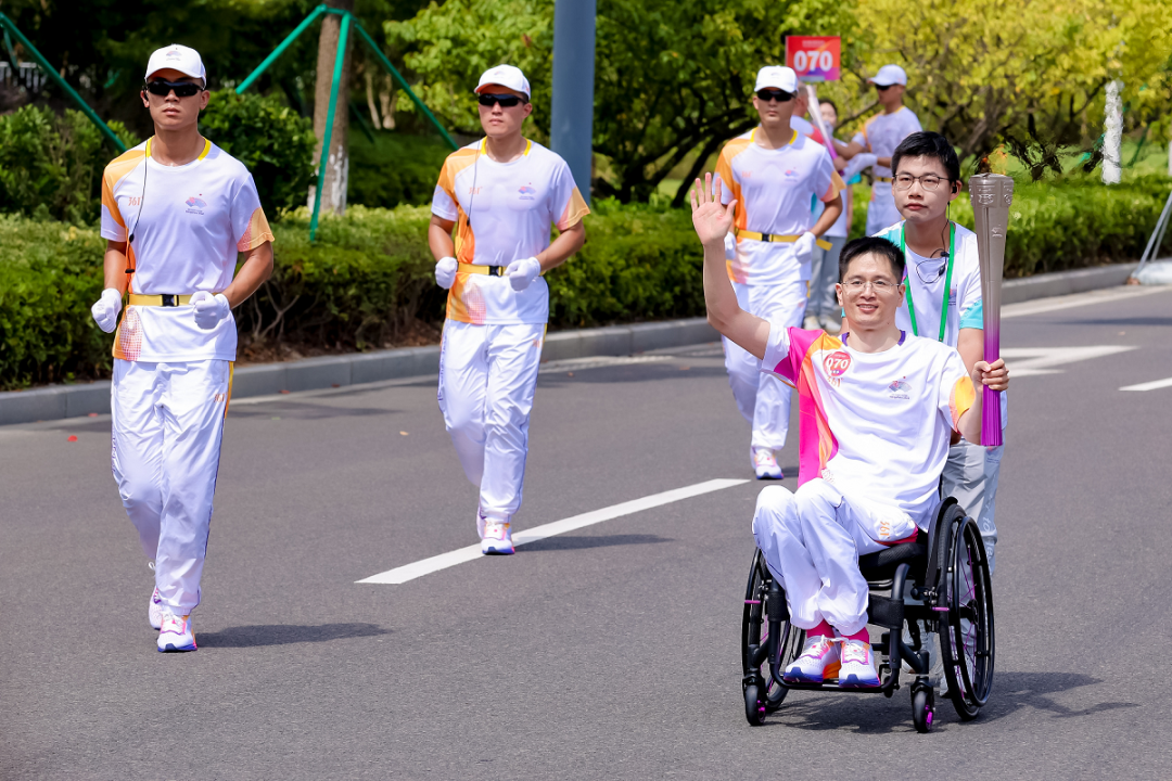 陕西轮椅上的云客服、蚂蚁森林达人成为亚运火炬手